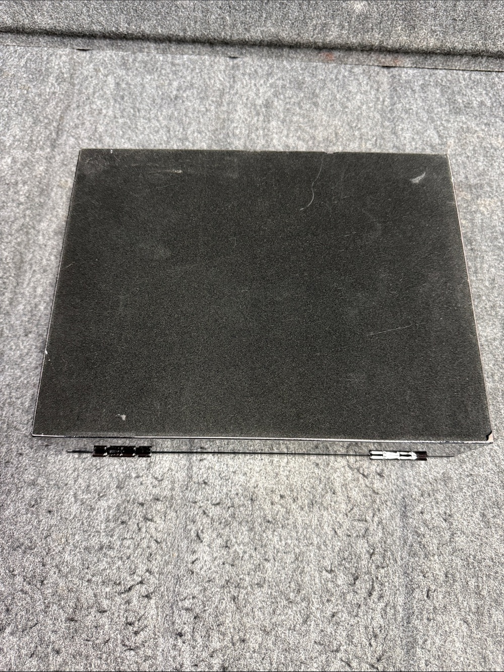 Camacho Black Gloss Finish Cigar Box - Picture 10 of 14